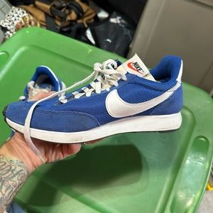 Nike tailwind men’s sz 9